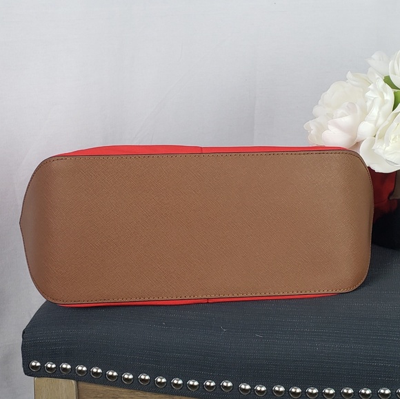 MIchael Kors Kempton Sangria Pocket Tote - Picture 5 of 8